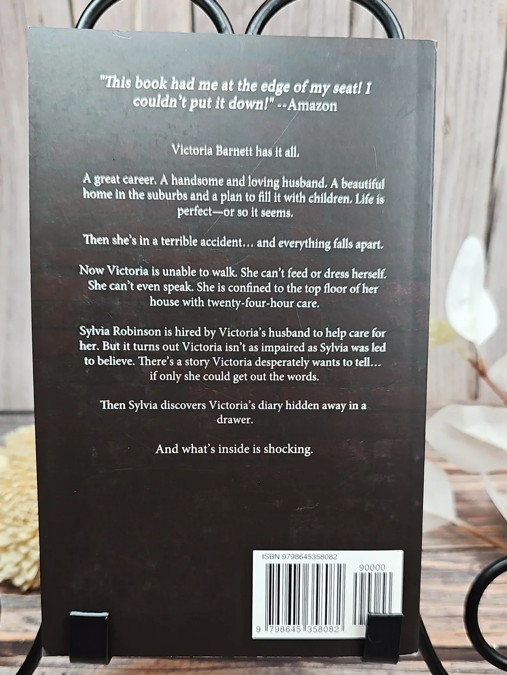 NEW FREIDA McFADDEN THE WIFE UPSTAIRS PAPERBACK BOOK